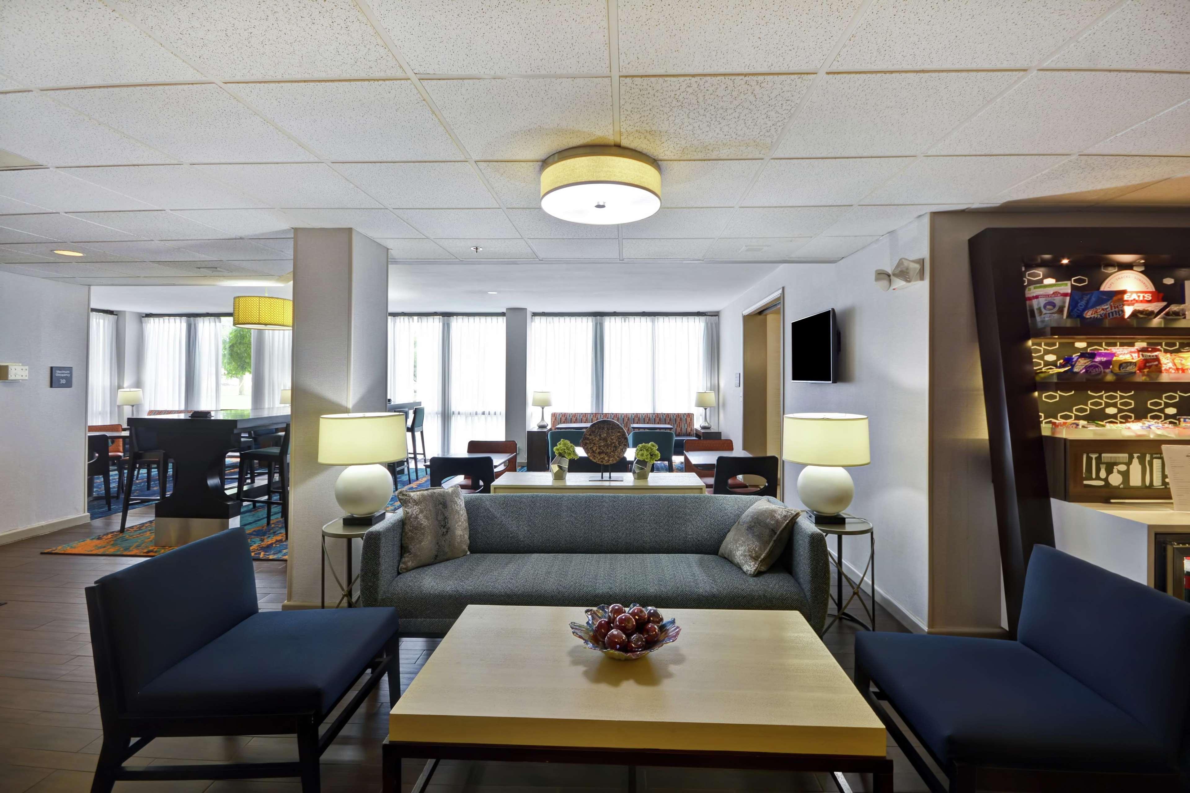 Hampton Inn Detroit Madison Heights South Troy Экстерьер фото