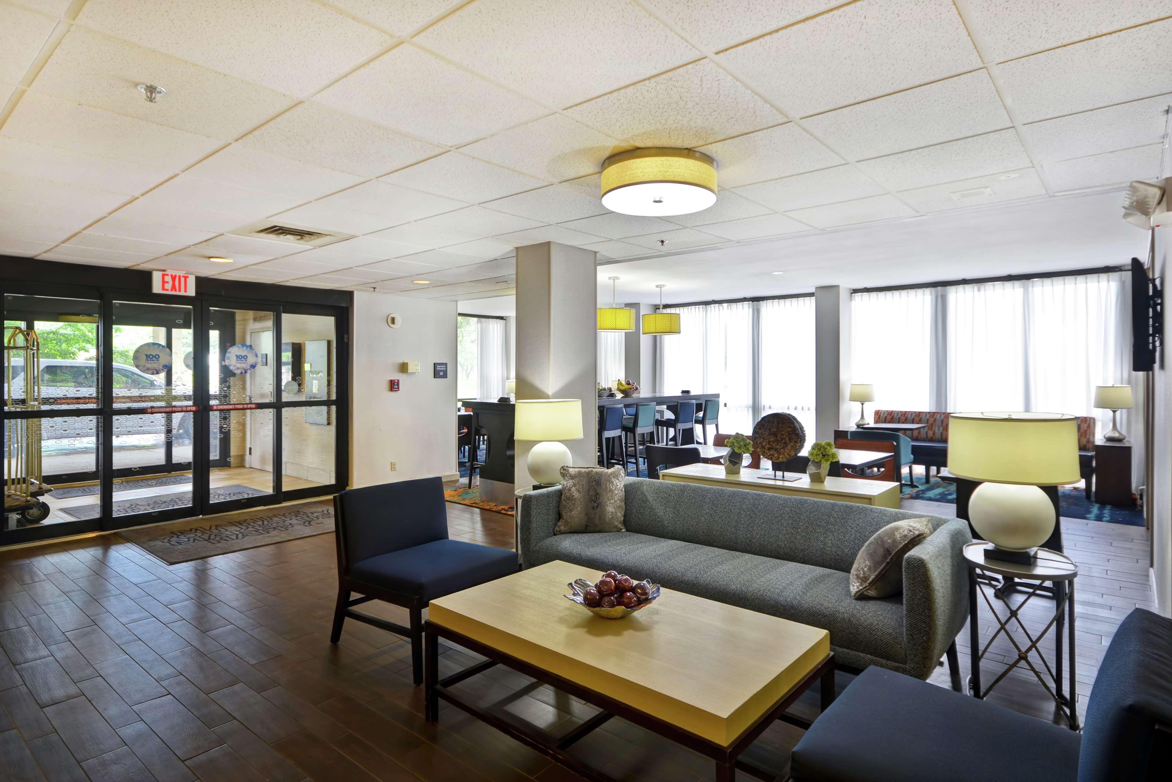 Hampton Inn Detroit Madison Heights South Troy Экстерьер фото