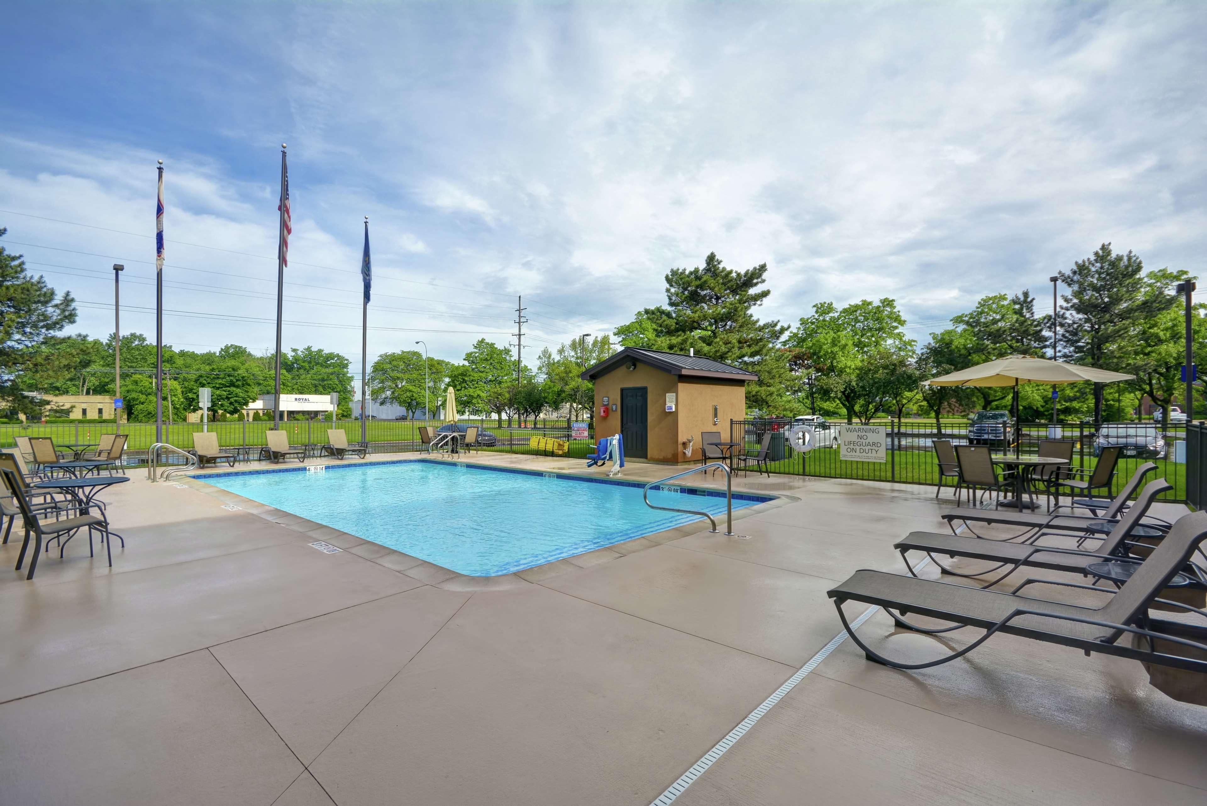 Hampton Inn Detroit Madison Heights South Troy Экстерьер фото