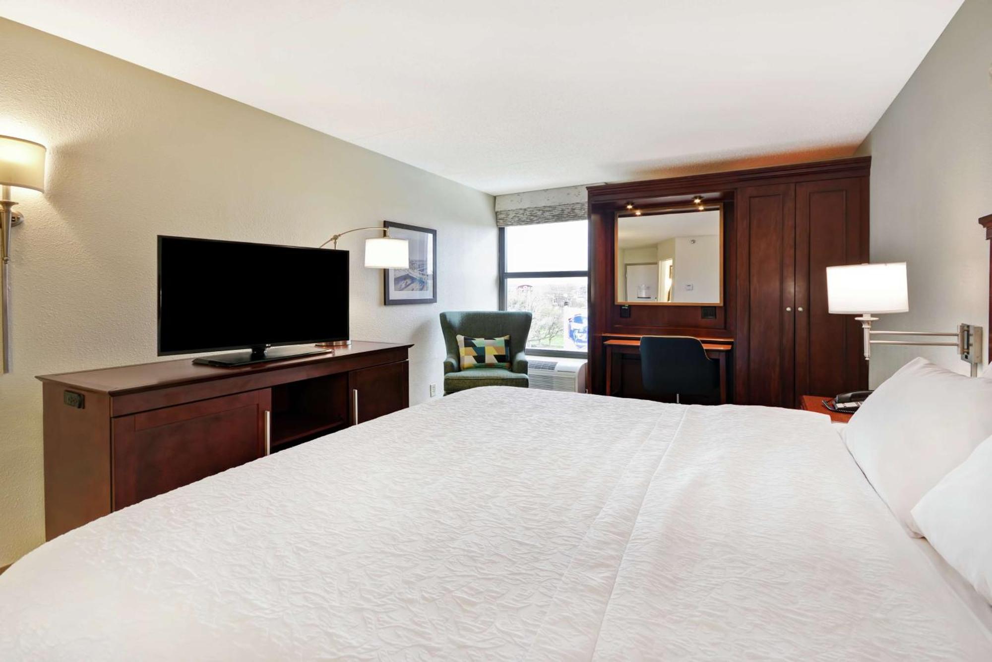Hampton Inn Detroit Madison Heights South Troy Экстерьер фото