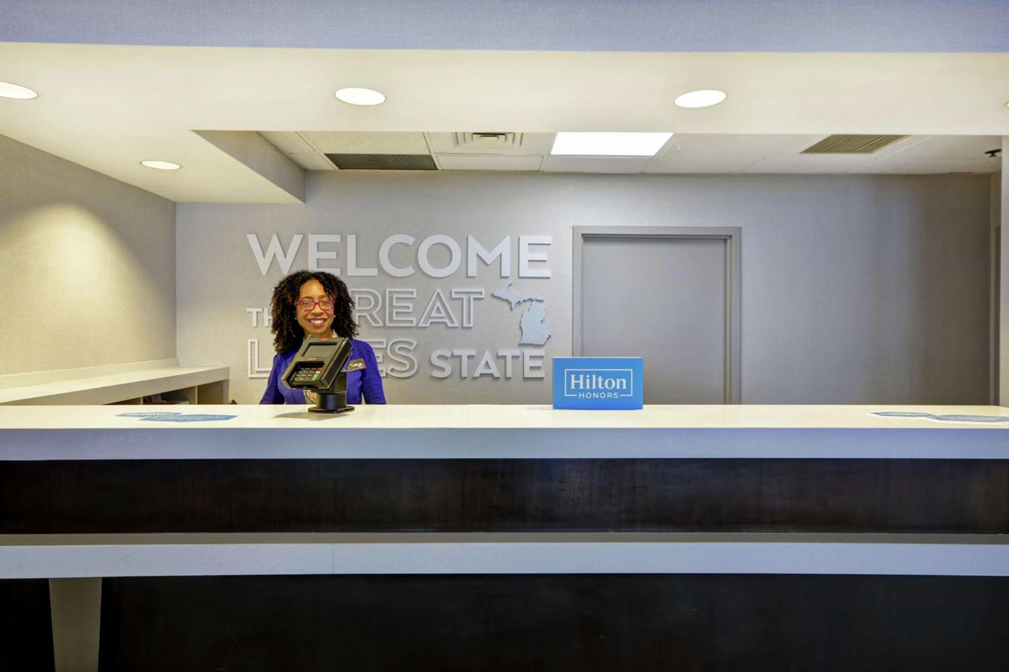 Hampton Inn Detroit Madison Heights South Troy Экстерьер фото