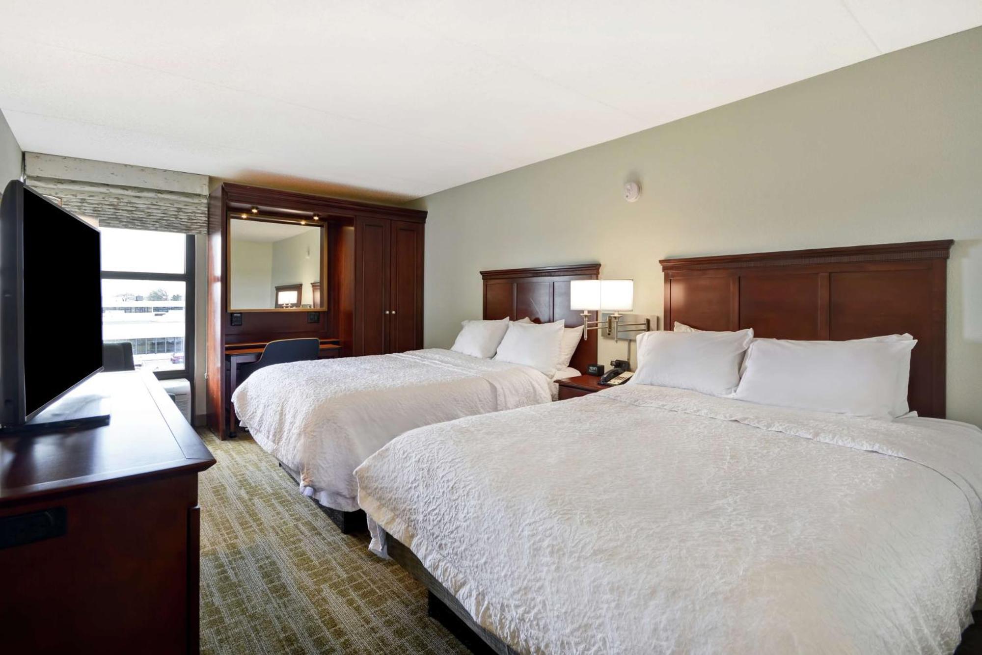 Hampton Inn Detroit Madison Heights South Troy Экстерьер фото