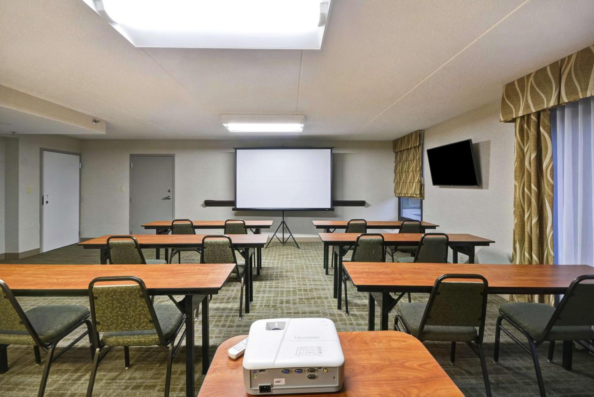 Hampton Inn Detroit Madison Heights South Troy Экстерьер фото