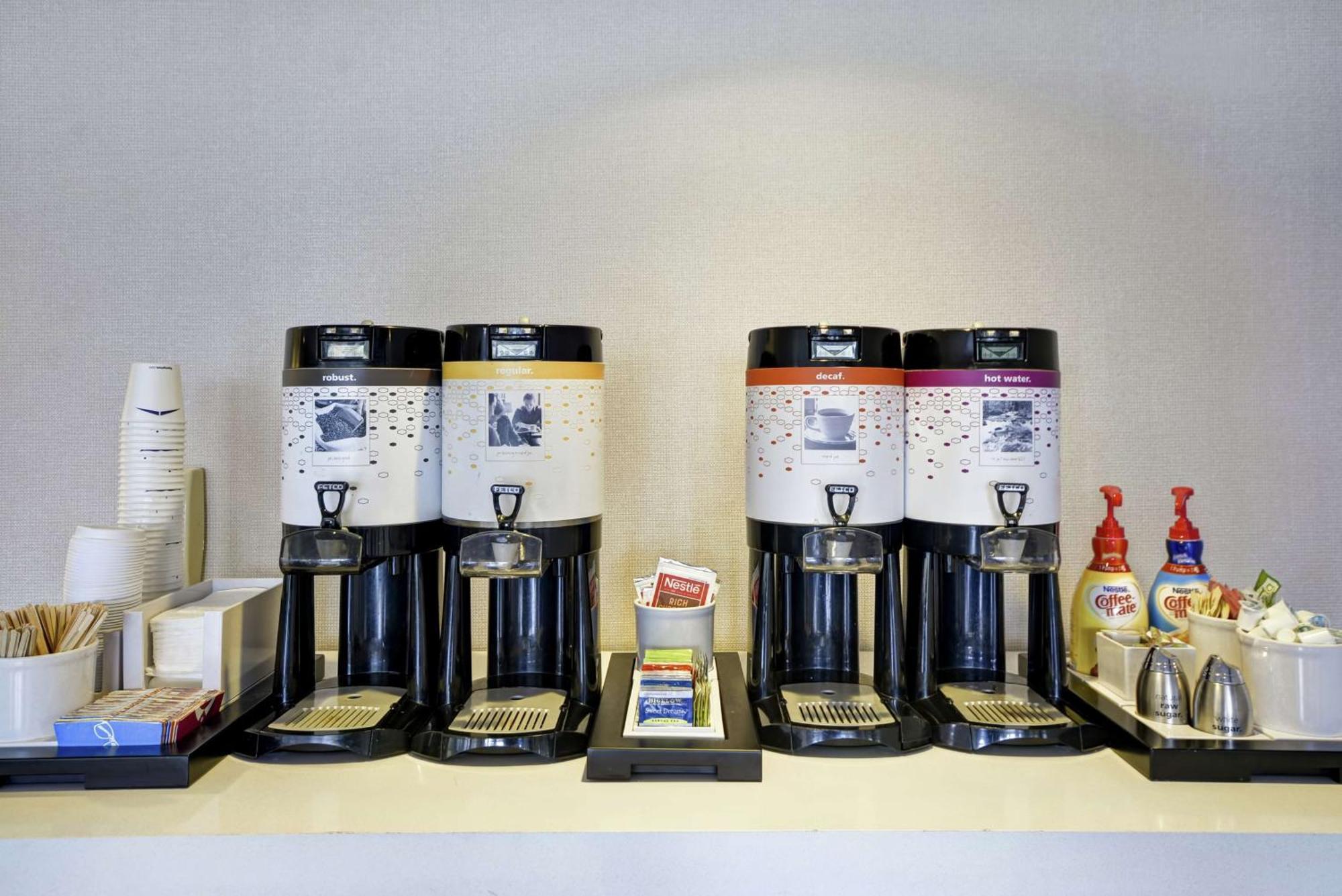 Hampton Inn Detroit Madison Heights South Troy Экстерьер фото