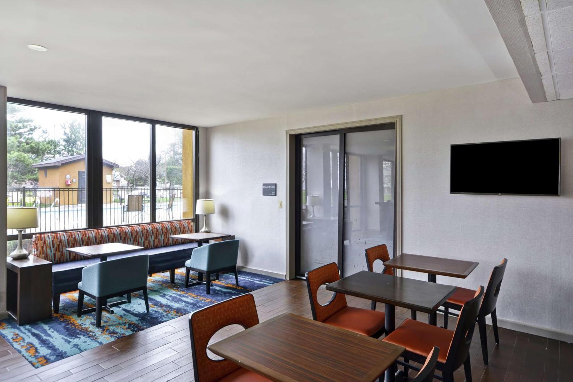 Hampton Inn Detroit Madison Heights South Troy Экстерьер фото