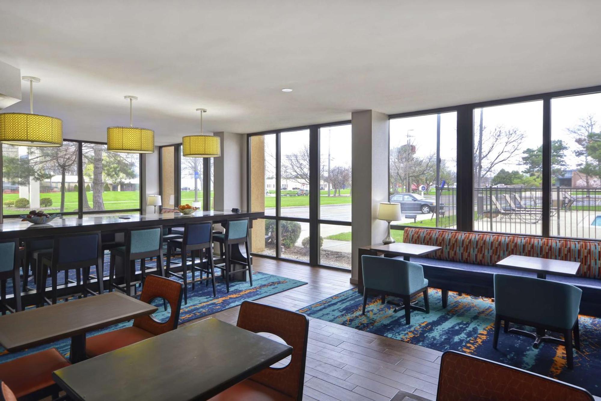 Hampton Inn Detroit Madison Heights South Troy Экстерьер фото