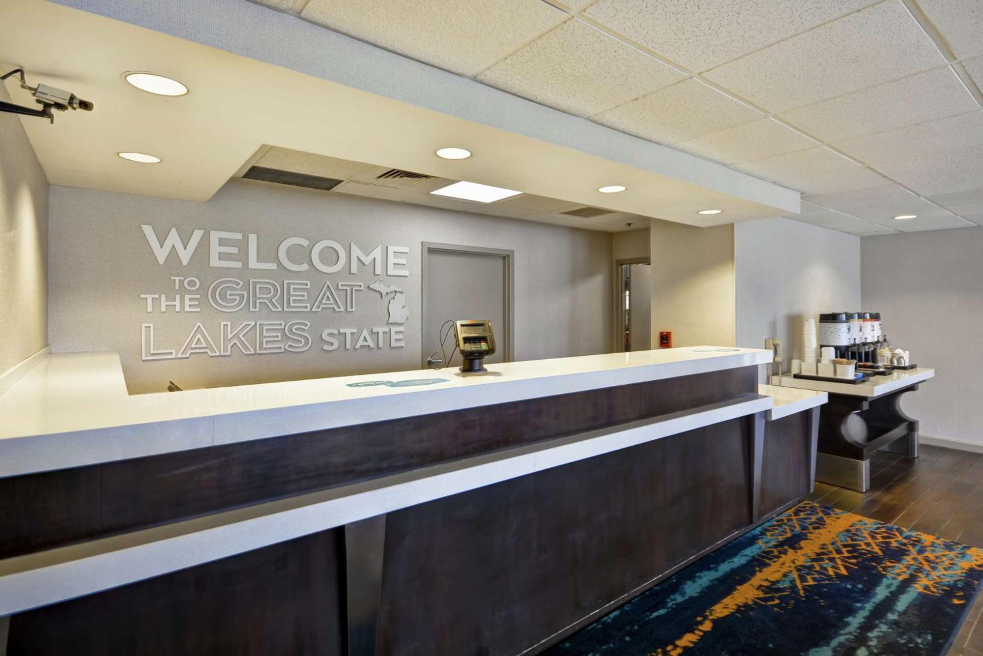 Hampton Inn Detroit Madison Heights South Troy Экстерьер фото