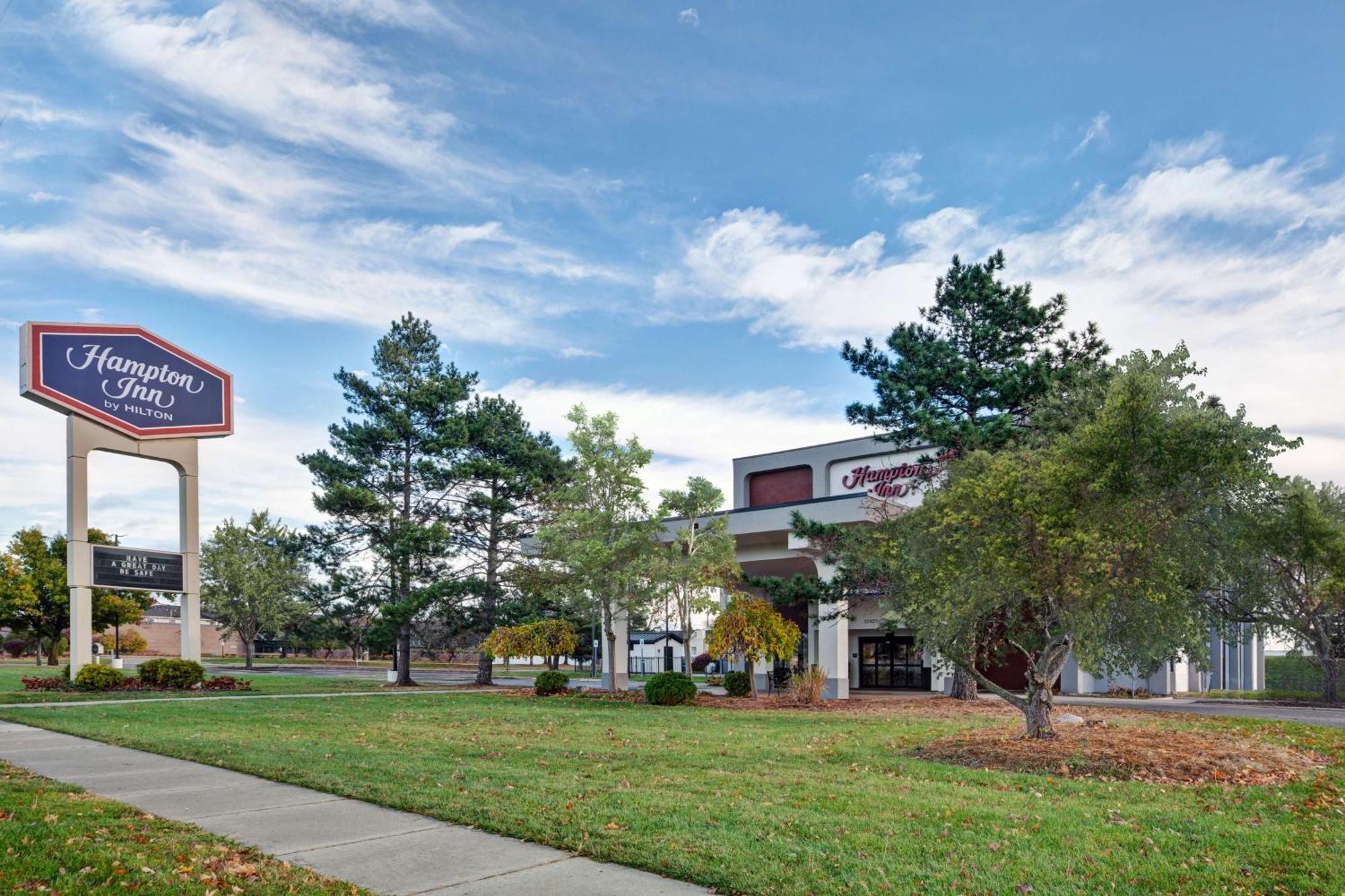 Hampton Inn Detroit Madison Heights South Troy Экстерьер фото