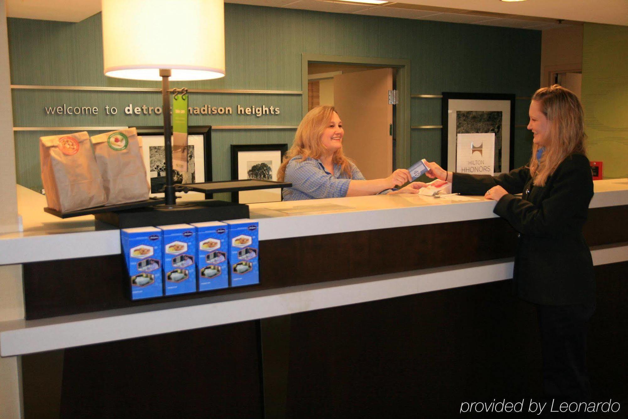 Hampton Inn Detroit Madison Heights South Troy Экстерьер фото