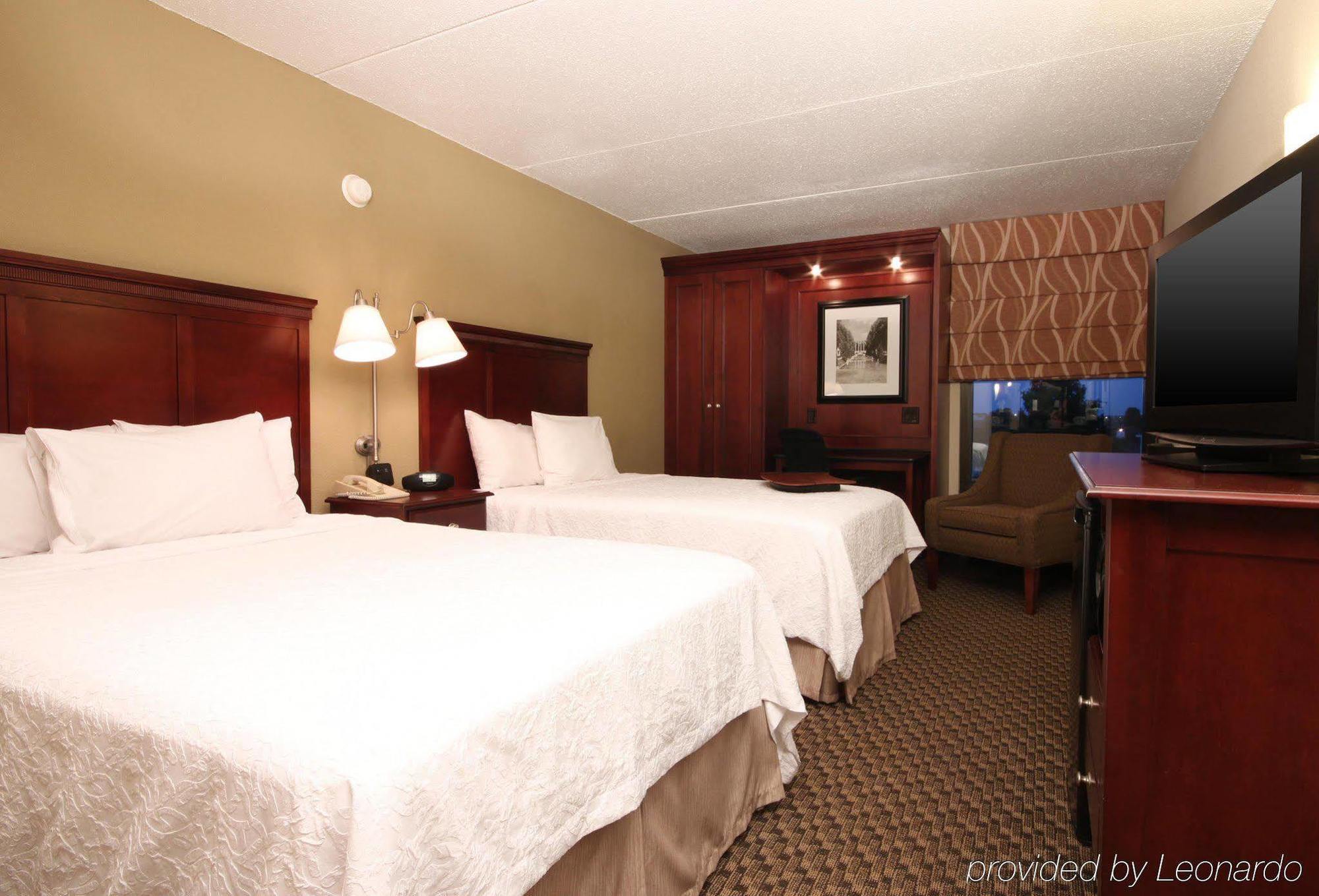 Hampton Inn Detroit Madison Heights South Troy Номер фото
