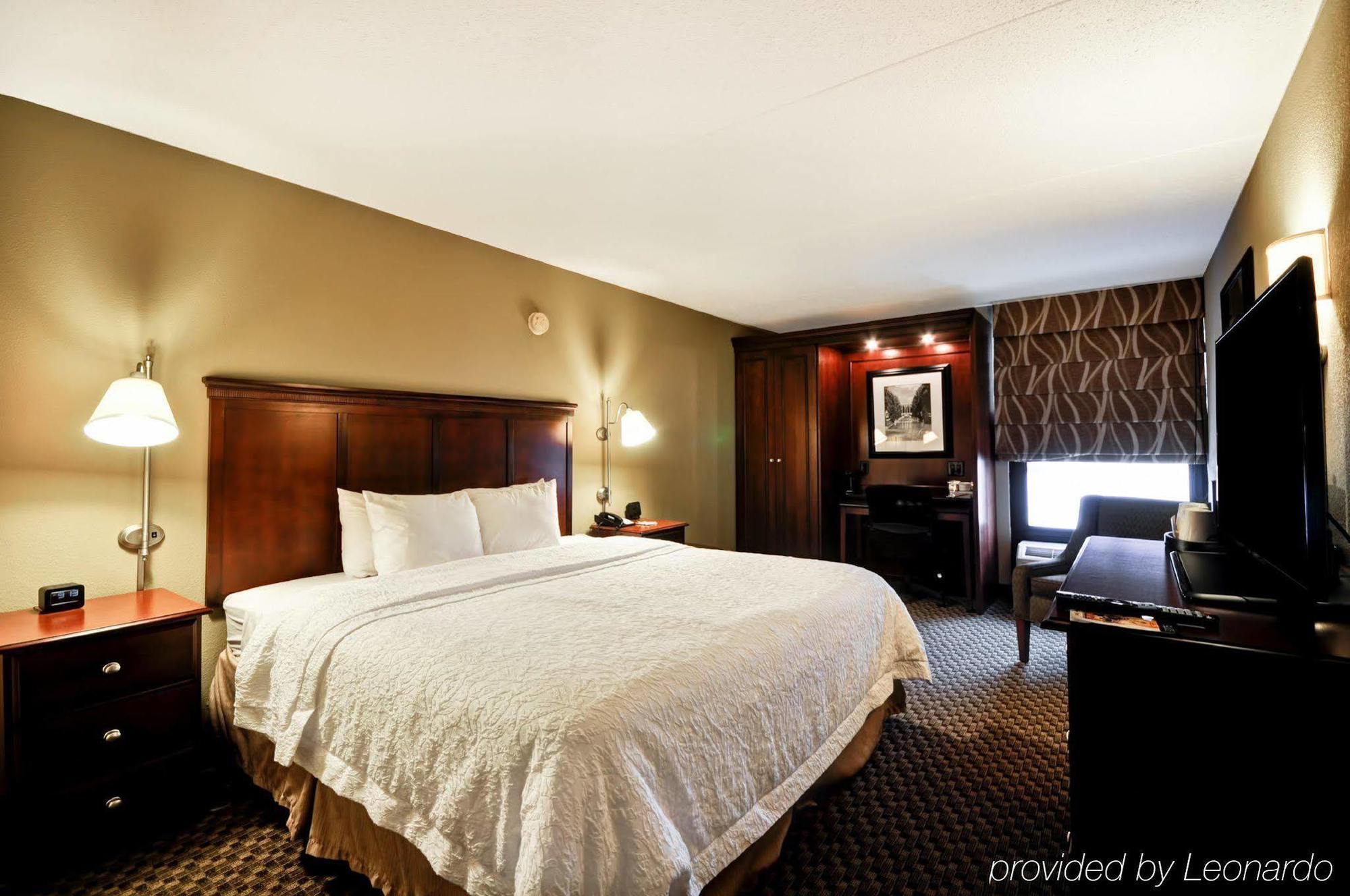 Hampton Inn Detroit Madison Heights South Troy Экстерьер фото