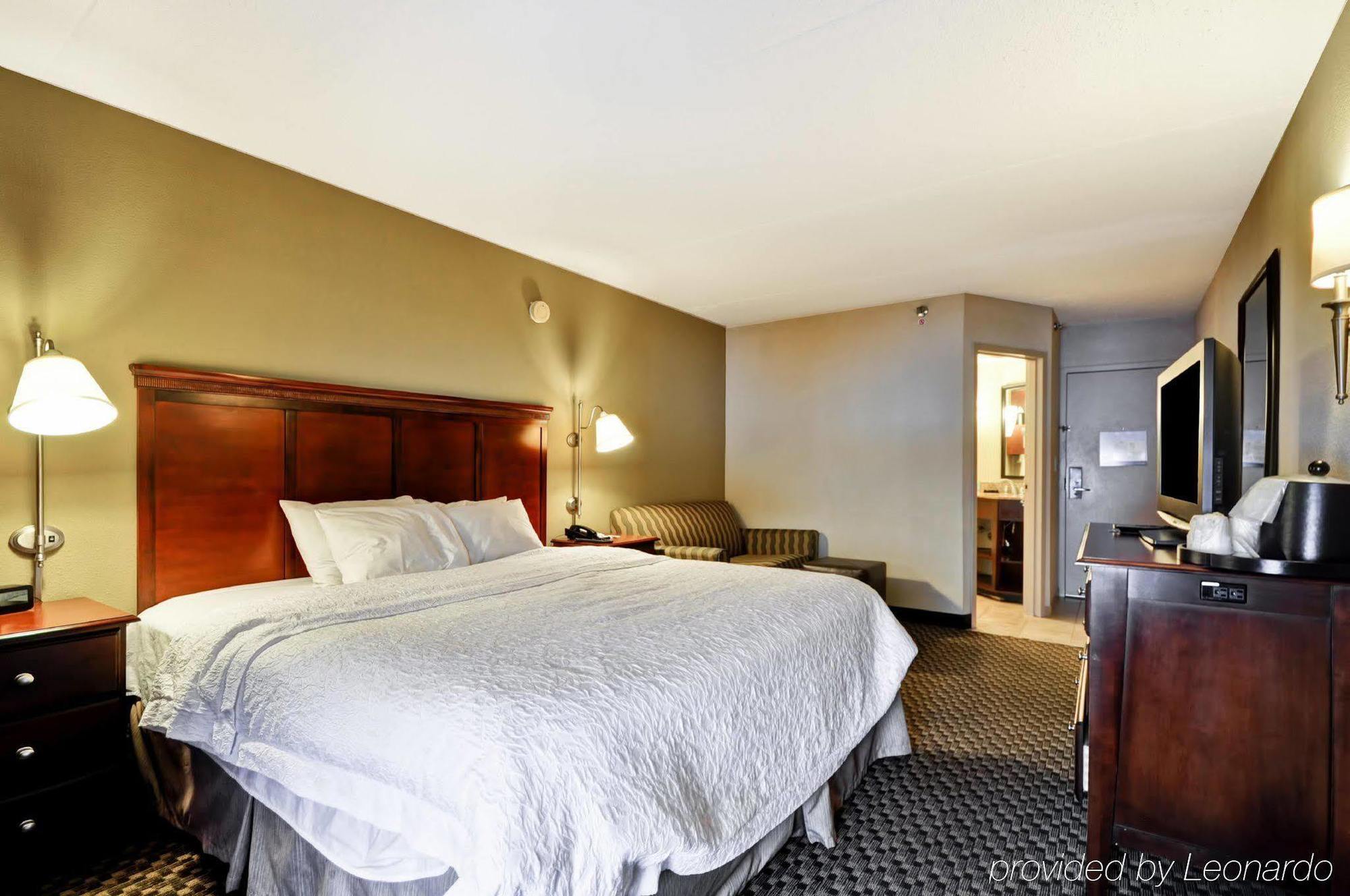 Hampton Inn Detroit Madison Heights South Troy Экстерьер фото