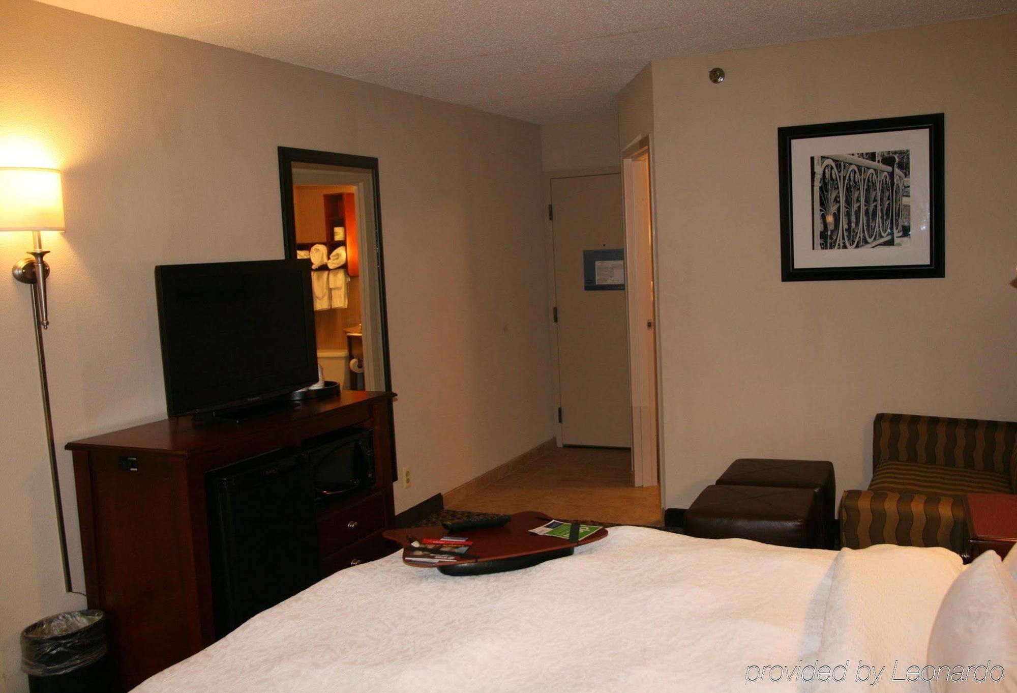 Hampton Inn Detroit Madison Heights South Troy Номер фото
